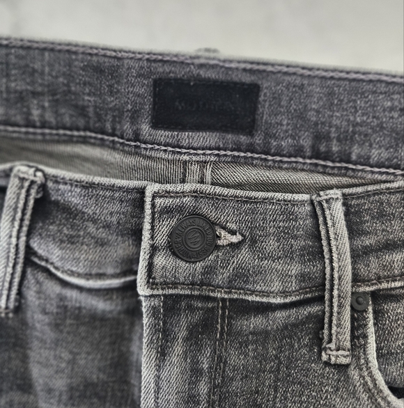 MOTHER Mid Rise Dazzler‎ Ankle Straight Leg Black Distressed Jeans 27 Preowned - Picture 7 of 11